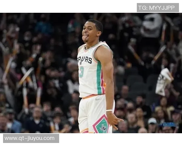 凯尔登砍下25分称赞教练与队友信任是成功关键 凯尔登砍下25分称赞教练与队友信任是成功关键